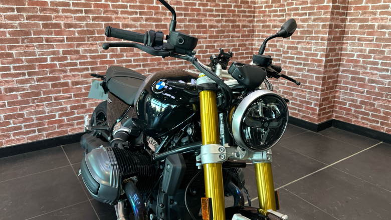 24MY BMW R12 Ninet